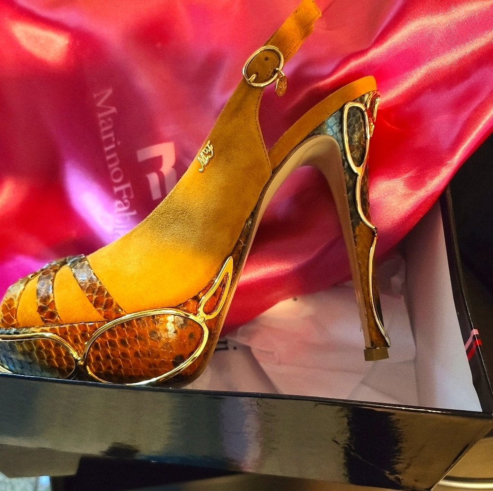 MarinsoFabiani yellow heels